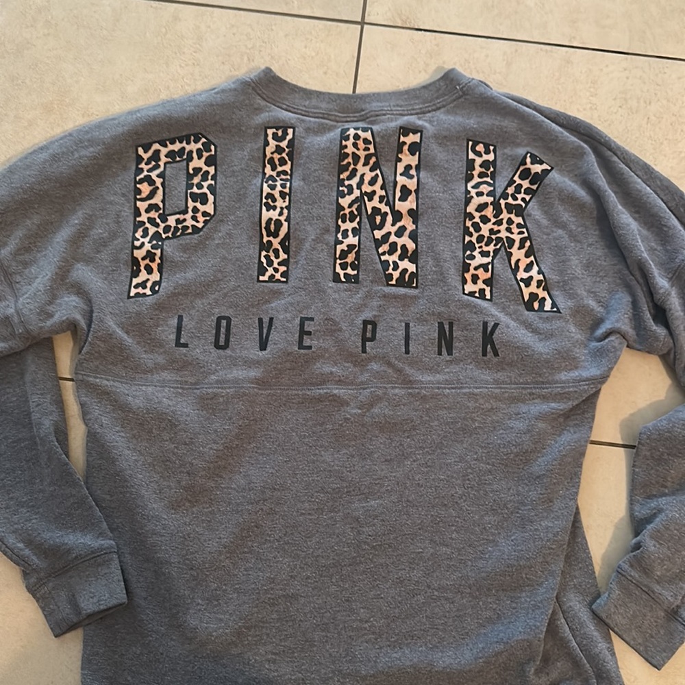 PINK Victoria's Secret Gray Long Sleeve Tee with Leopard Logo